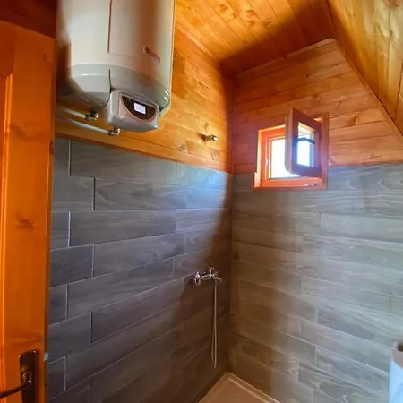 Skiatori 2 Hotel Kukes